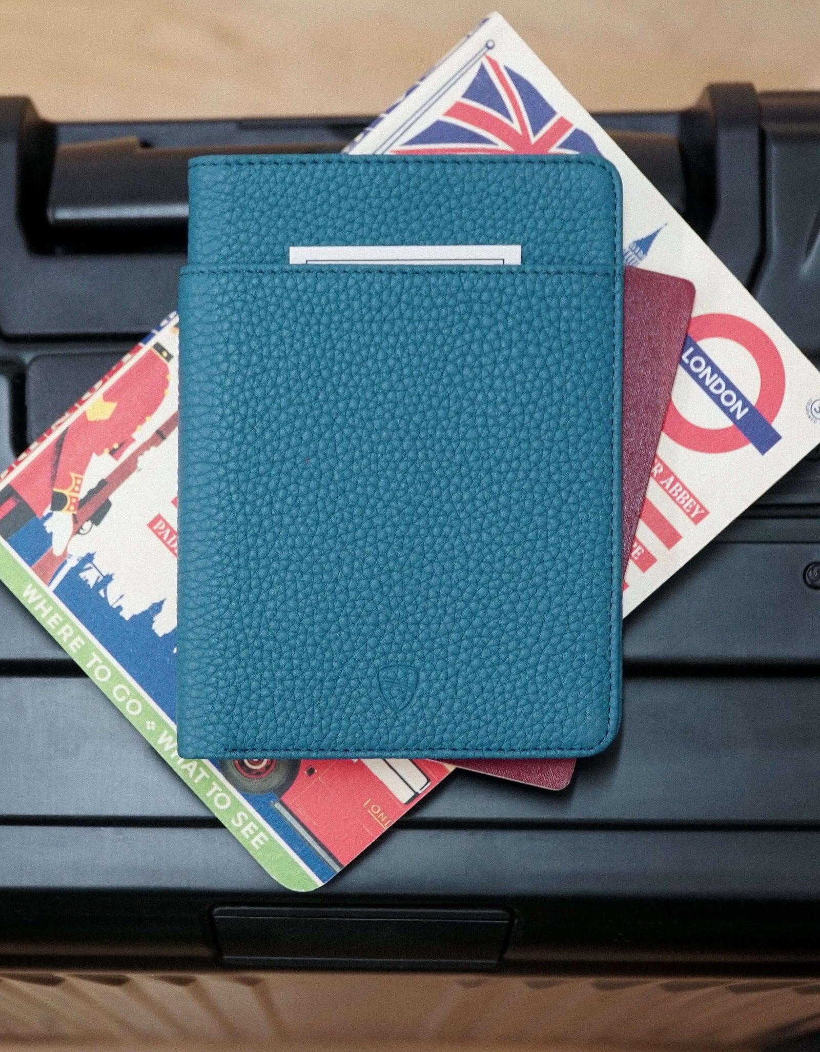 KENSINGTON Passport Wallet by Vaultskin