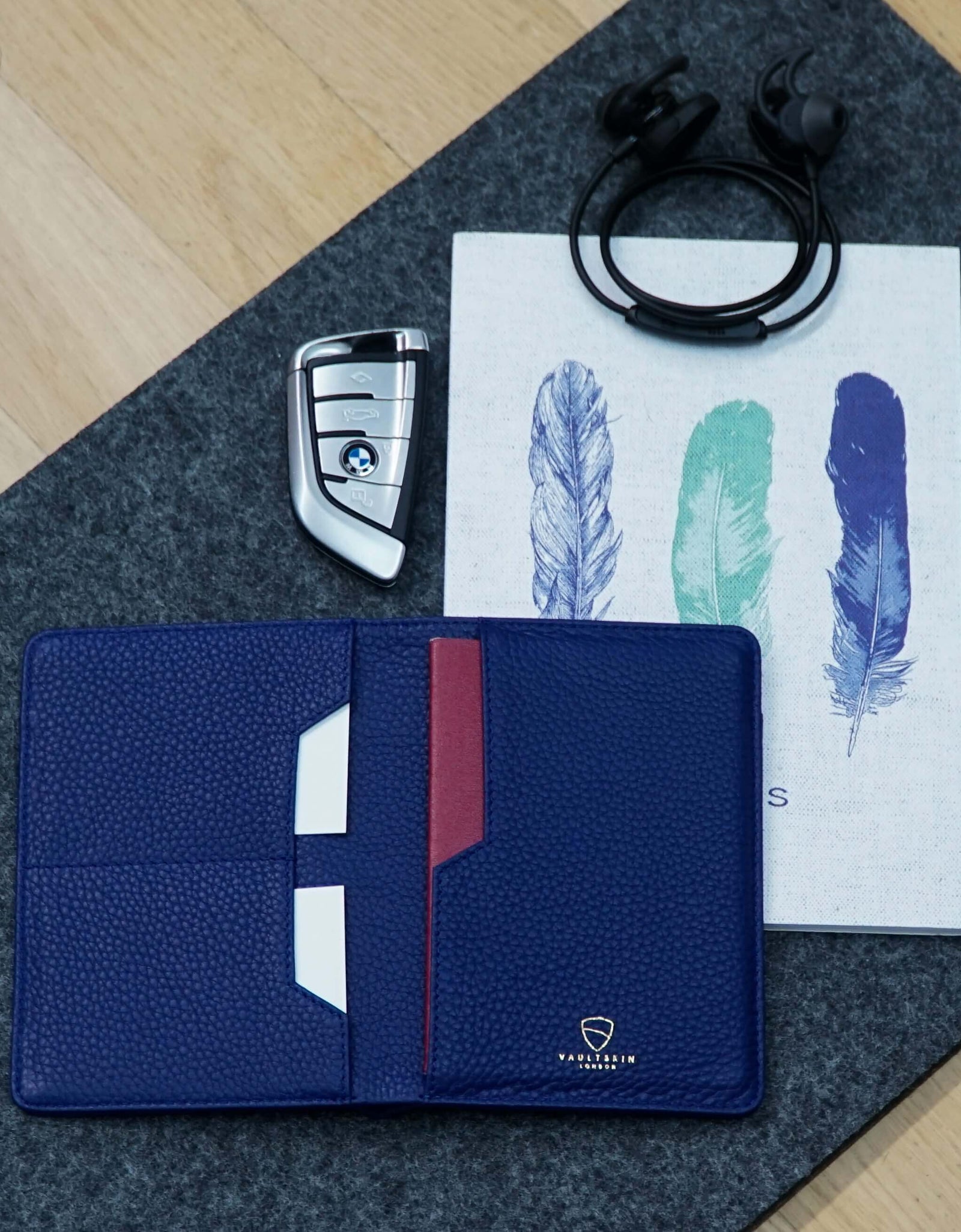 KENSINGTON Passport Wallet by Vaultskin