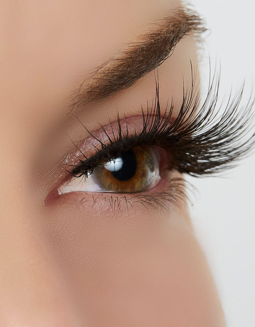 Load image into Gallery viewer, Halo Effect Lash Style by True Beauty Lashes
