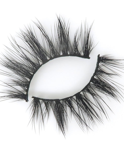Load image into Gallery viewer, Heart of Gold Lash Style by True Beauty Lashes
