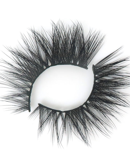 Load image into Gallery viewer, Center of Attention Lash Style by True Beauty Lashes
