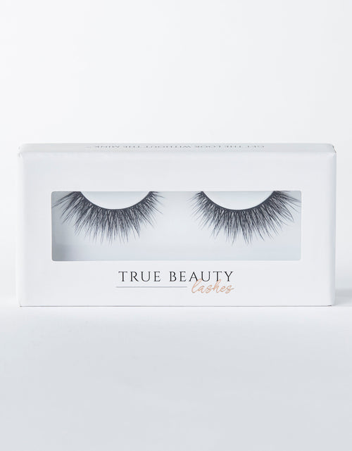 Load image into Gallery viewer, Woman of Worth (WOW!) Lash Style by True Beauty Lashes

