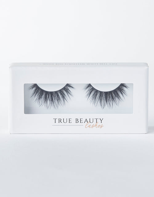 Load image into Gallery viewer, Shine Bright Like a Diamond Lash Style by True Beauty Lashes
