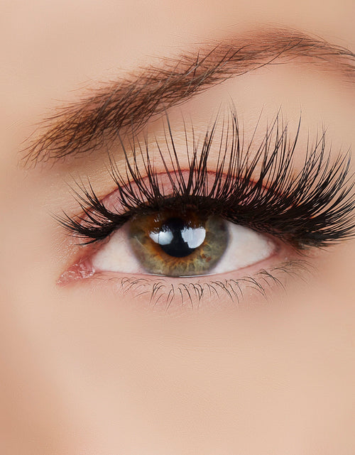 Load image into Gallery viewer, Shine Bright Like a Diamond Lash Style by True Beauty Lashes
