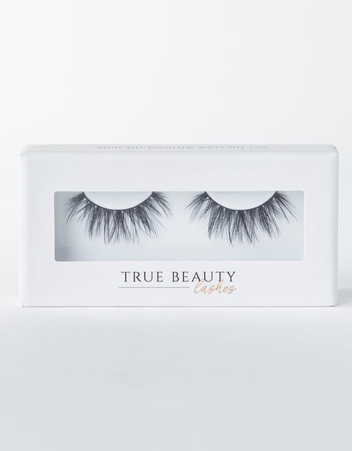 Load image into Gallery viewer, Heart of Gold Lash Style by True Beauty Lashes
