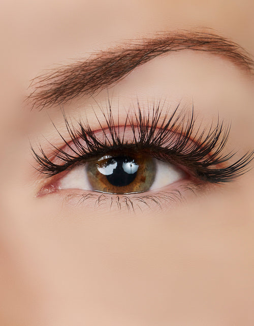 Load image into Gallery viewer, Heart of Gold Lash Style by True Beauty Lashes
