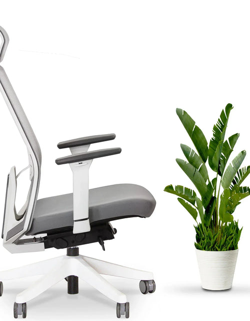 Load image into Gallery viewer, KarmaChair by EFFYDESK by Level Up Desks
