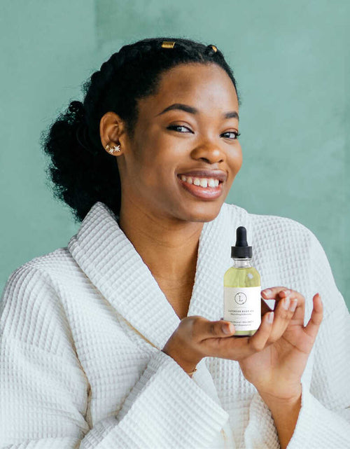 Load image into Gallery viewer, Lavender Body Oil, Natural Moisturizing Body Oil by Lizush

