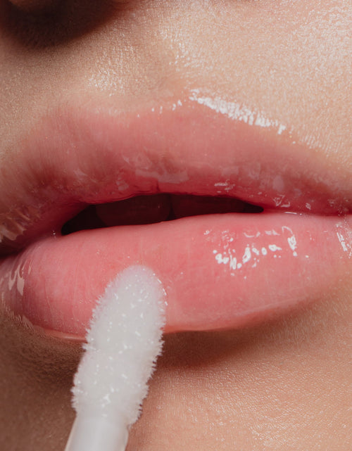 Load image into Gallery viewer, Volumizing Peptide Lip Serum by LONDONTOWN

