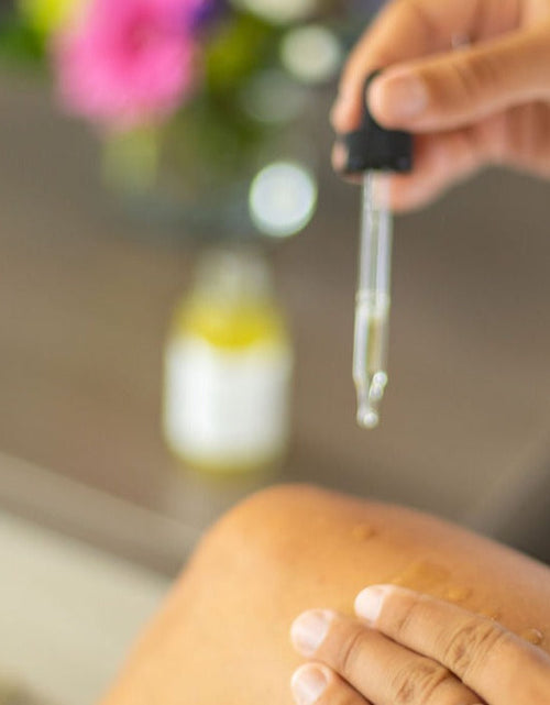 Load image into Gallery viewer, Moisturizing set with Grapefruit body oil and Body scrub by Lizush
