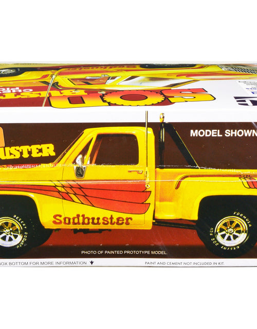 Load image into Gallery viewer, Skill 2 Model Kit 1981 Chevrolet 4x4 Stepside Pickup Truck "Sod Buster" 1/25 Scale Model by MPC

