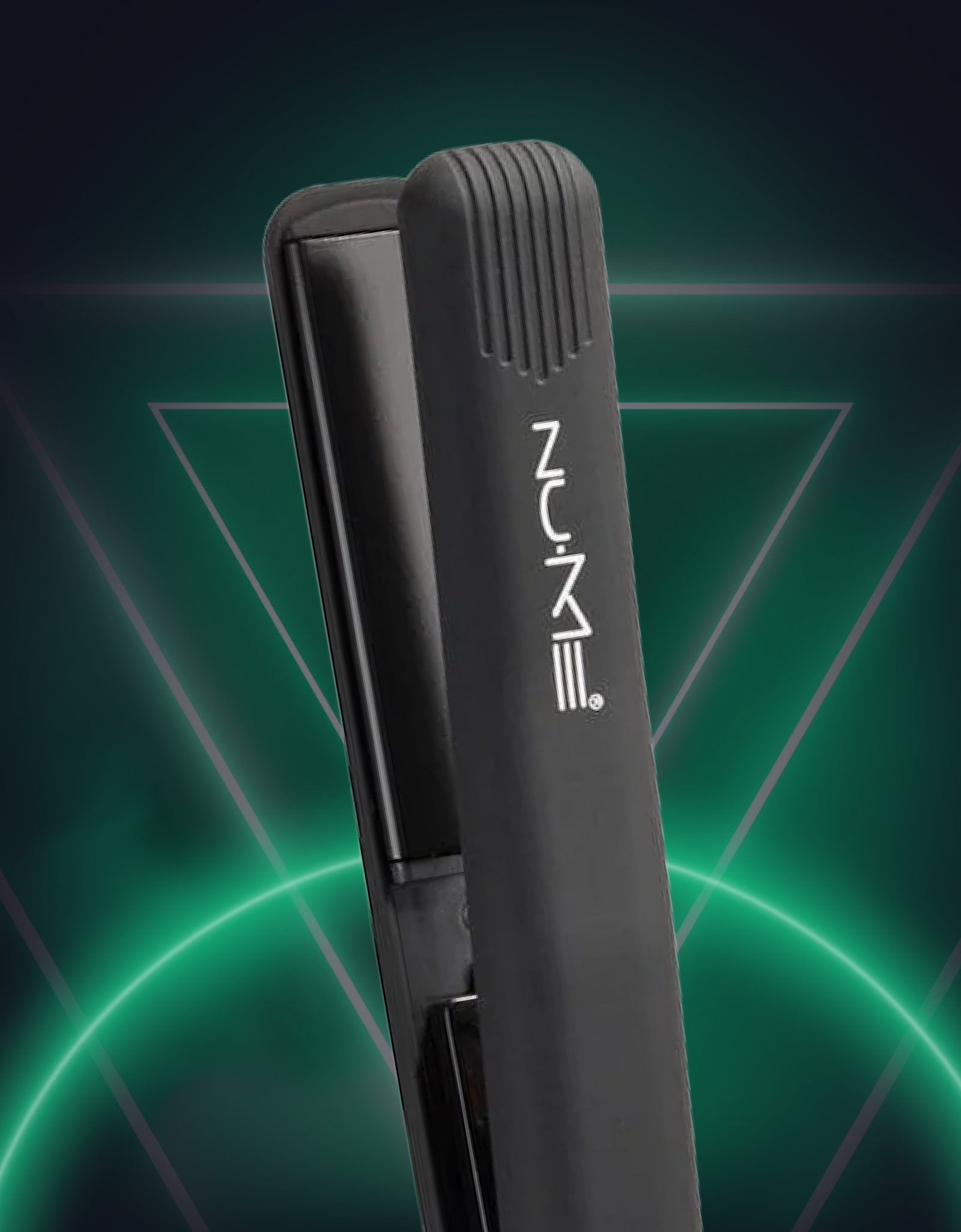 NUME Fashionista Flat Iron by NuMe