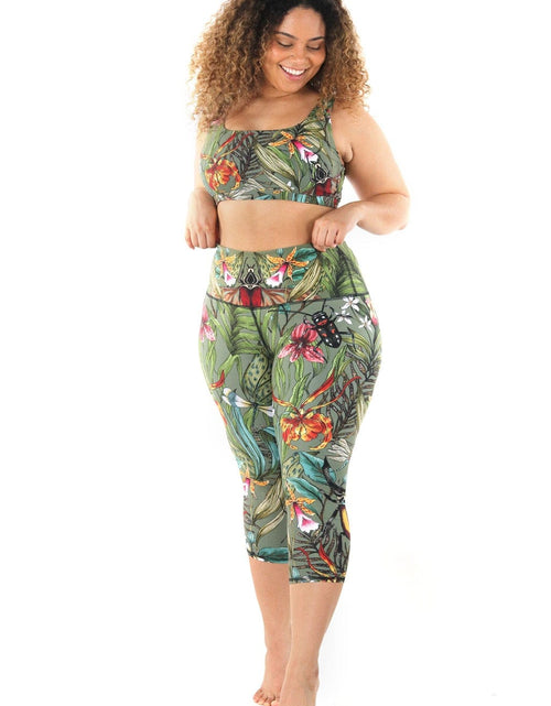 Load image into Gallery viewer, Green Thumb Printed Yoga Crops by Yoga Democracy
