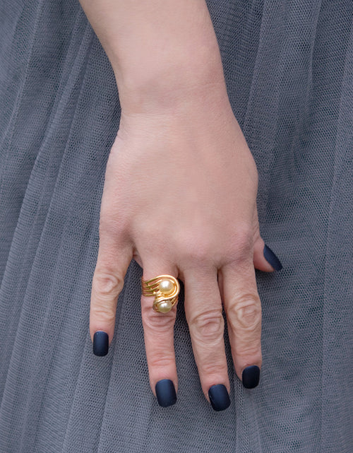 Load image into Gallery viewer, Vintage 1970's Cream Glass Pearl Ring 18k Yellow Gold Electroplated Made in USA by PVD Vintage Jewelry
