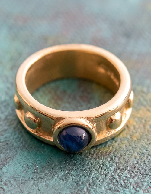 Load image into Gallery viewer, Vintage Ring 1970s Sapphire Cabocon Glass Ring 18k Brushed Gold September Birthstone #R3095 by PVD Vintage Jewelry
