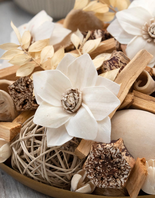 Load image into Gallery viewer, Palo Santo &amp; Linen Box Potpourri by Andaluca Home
