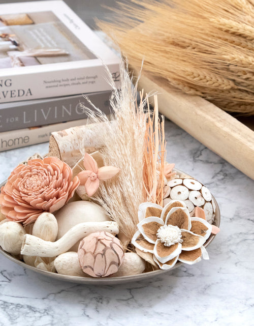 Load image into Gallery viewer, Pampas Grass &amp; Vanilla Spice Box Potpourri by Andaluca Home
