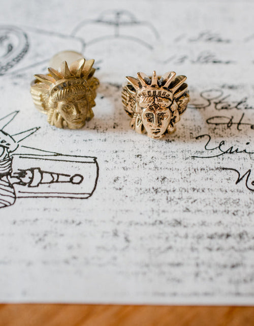 Load image into Gallery viewer, Vintage Ring Lady Liberty Statue of Liberty Jewelry Patriotic R1987 by PVD Vintage Jewelry
