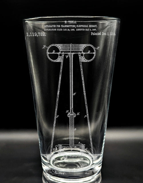 Load image into Gallery viewer, PATENT Pint Glasses by LumEngrave
