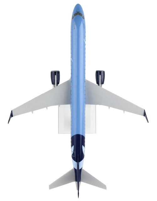 Load image into Gallery viewer, Embraer E195 Commercial Aircraft "Breeze Airways" (N190BZ) Blue (Snap-Fit) 1/100 Plastic Model by Skymarks
