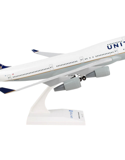 Load image into Gallery viewer, Boeing 747-400 Commercial Aircraft with Landing Gear "United Airlines" (N127UA) White with Blue Tail (Snap-Fit) 1/200 Plastic Model by Skymarks
