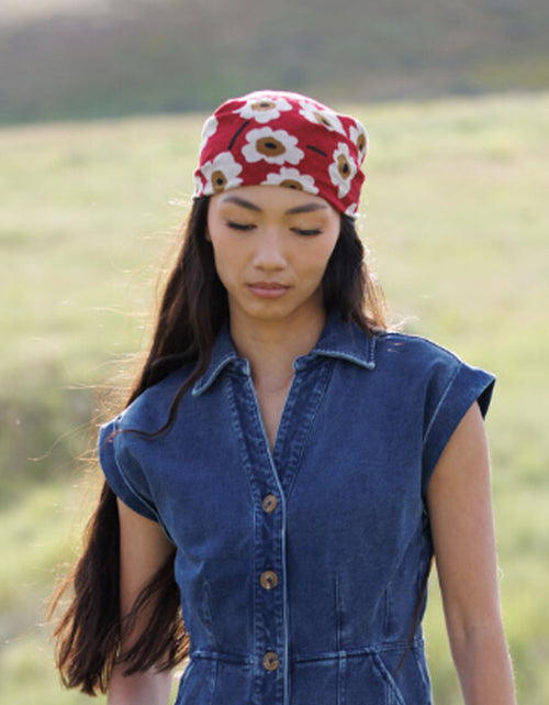Load image into Gallery viewer, Essential Summer Scarf
