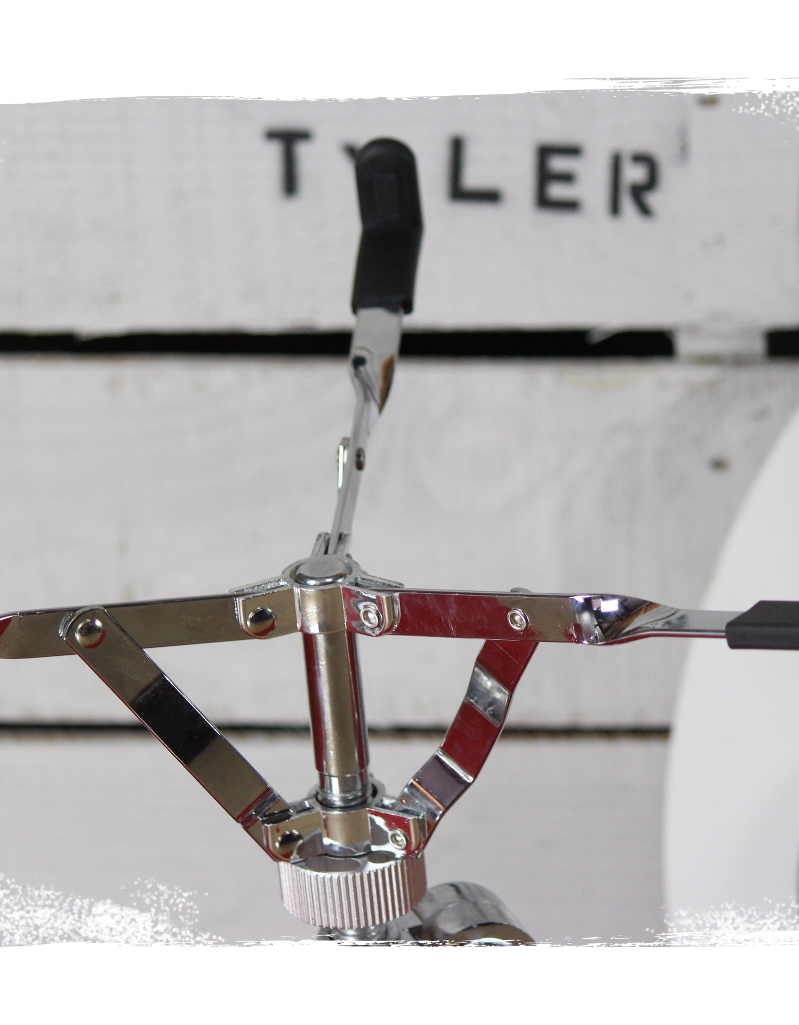 Premium Snare Drum Stand by GRIFFIN - Double Braced Heavy-Duty Weight Mount for Snares, Tom Drums & Adjustable Practice Pad - Percussion Hardware Kit by GeekStands.com