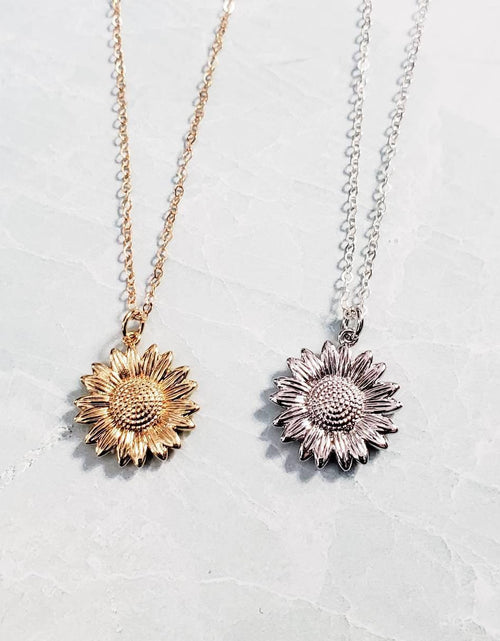 Load image into Gallery viewer, Sunflower Necklace by Salt and Sparkle
