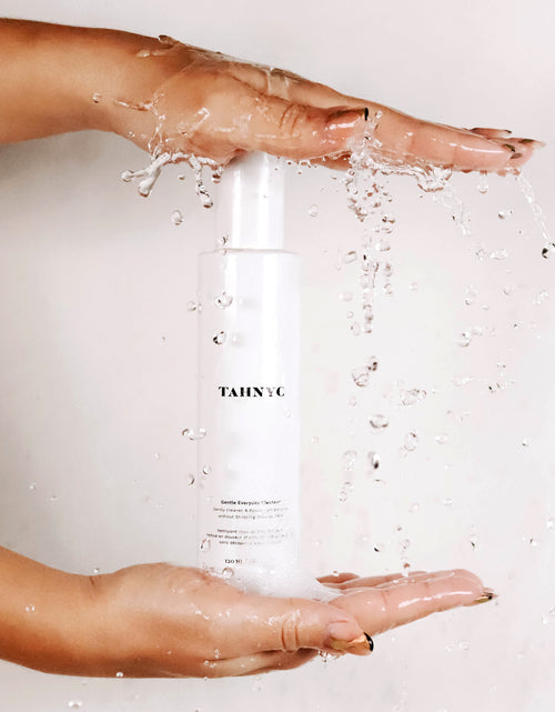 Load image into Gallery viewer, Gentle Everyday Cleanser by TAHNYC
