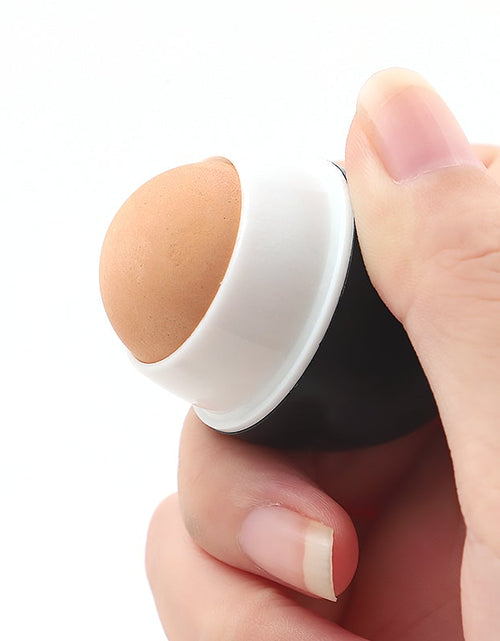 Load image into Gallery viewer, Volcanic Stone Oil-Absorbing Face Roller by BeNat
