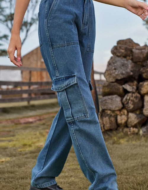 Load image into Gallery viewer, Loose Fit Long Jeans with Pockets
