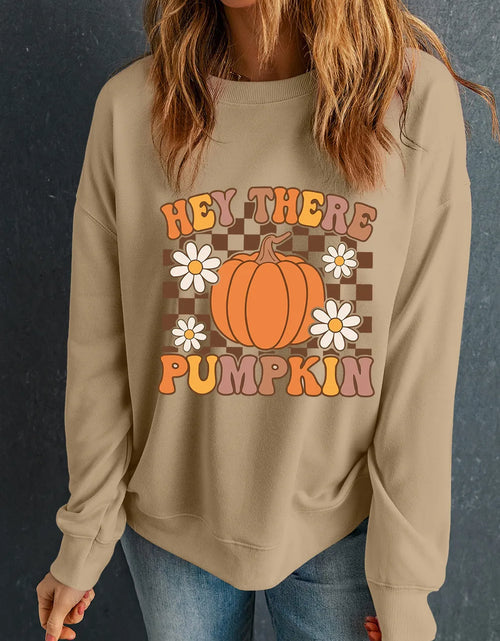 Load image into Gallery viewer, Pumpkin Graphic Long Sleeve Sweatshirt
