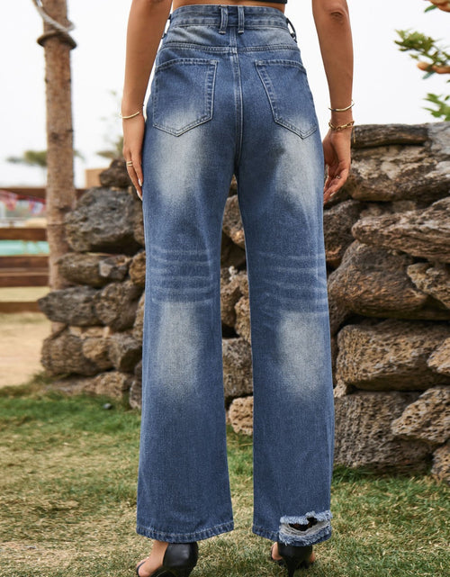 Load image into Gallery viewer, Distressed Jeans with Pockets
