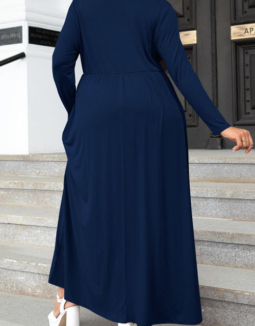 Load image into Gallery viewer, Plus Size Round Neck Long Sleeve Maxi Dress with Pockets
