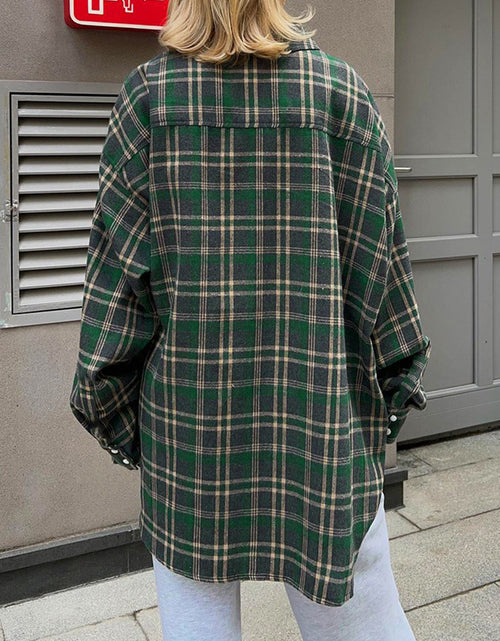 Load image into Gallery viewer, Pocketed Plaid Button Up Shacket
