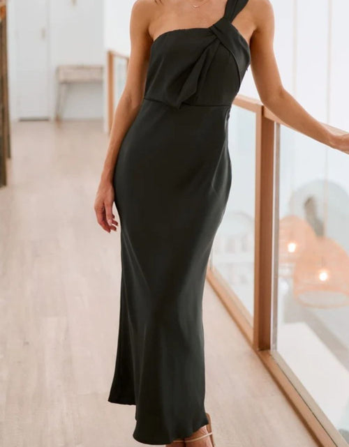 Load image into Gallery viewer, Single Shoulder Sleeveless Maxi Dress
