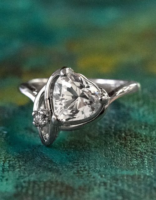 Load image into Gallery viewer, Vintage Jewelry Emerald Austrian Crystal Heart Ring 18k Yellow gold Electroplated Made in the USA by PVD Vintage Jewelry
