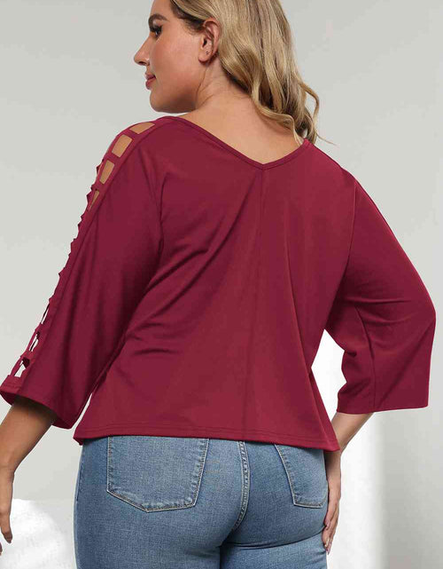 Load image into Gallery viewer, 3/4 Sleeve Cutout Detail Top
