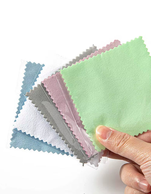 Load image into Gallery viewer, 50Pcs Individually Silver Cleaner Polishing Jewelry Cloth Napkin Tarnish Remover Tool with Package Ornaments for Silverware Gold
