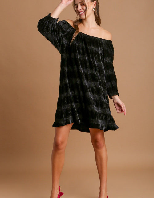 Load image into Gallery viewer, Umgee Off-Shoulder Balloon Sleeve Velvet Mini Dress
