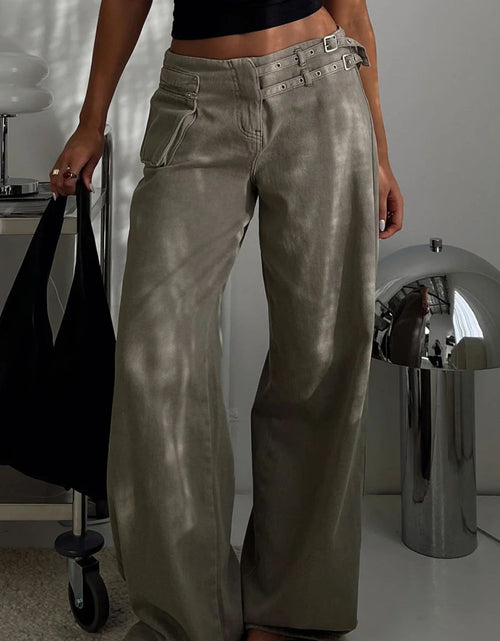 Load image into Gallery viewer, Wide Leg Jeans with Pockets
