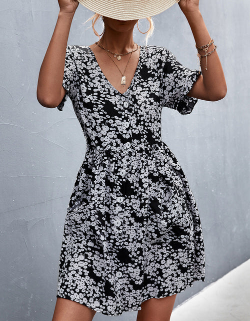 Load image into Gallery viewer, Printed Button down Pocketed Dress

