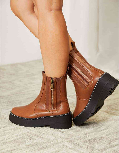Load image into Gallery viewer, Forever Link Side Zip Platform Boots

