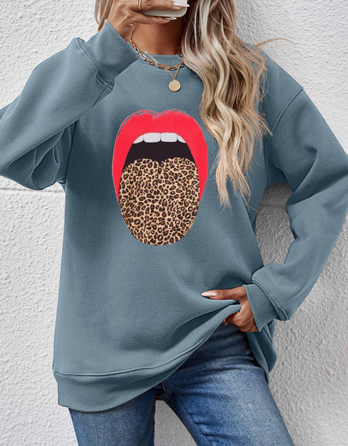 Load image into Gallery viewer, Leopard Lip Graphic Round Neck Sweatshirt
