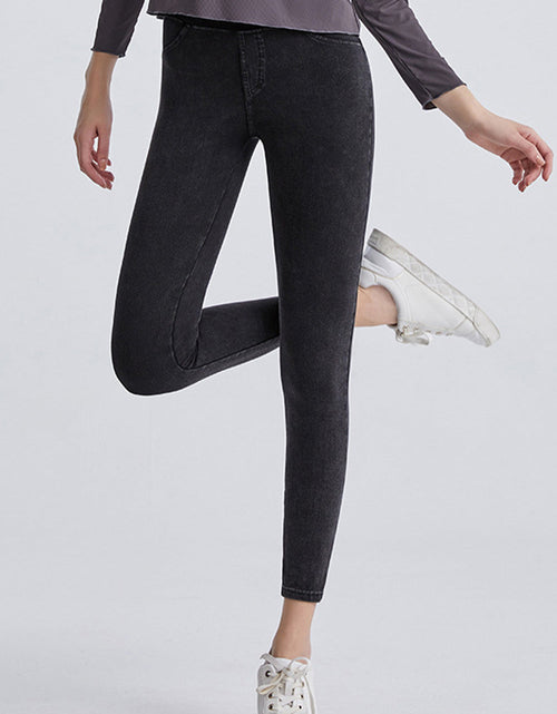 Load image into Gallery viewer, High Waist Cropped Jeans
