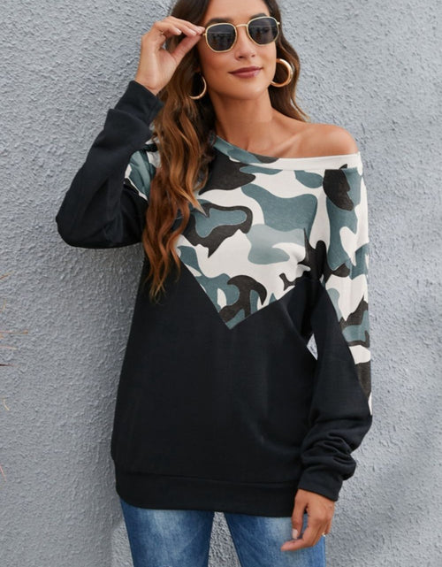 Load image into Gallery viewer, Camouflage Round Neck Long Sleeve Sweatshirt
