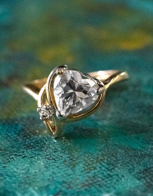 Load image into Gallery viewer, Vintage Jewelry Emerald Austrian Crystal Heart Ring 18k Yellow gold Electroplated Made in the USA by PVD Vintage Jewelry
