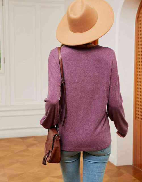 Load image into Gallery viewer, Contrast V-Neck Long Sleeve Blouse
