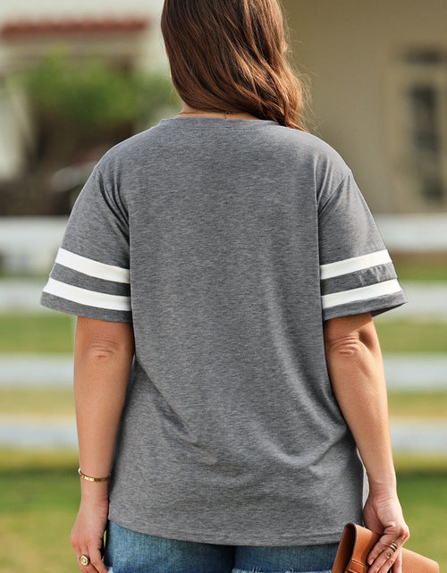 Load image into Gallery viewer, Plus Size US Flag Graphic V-Neck Tee
