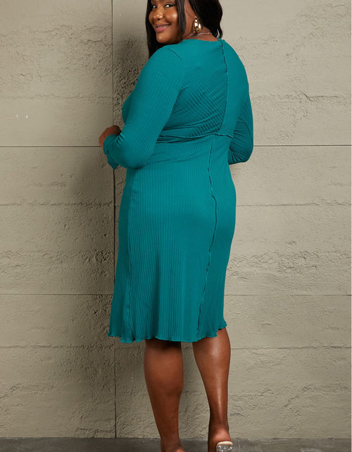 Load image into Gallery viewer, Culture Code Full Size Chevron Upper Bodycon Midi Dress
